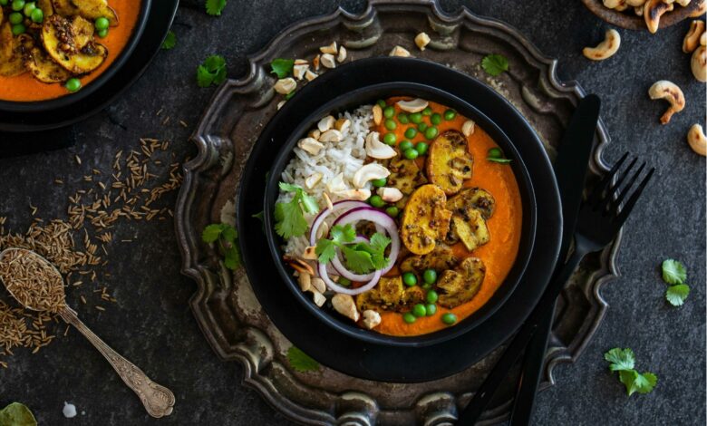 30 MAY MEATLESS MONDAY - Creamy cashew nut and mushroom curry
