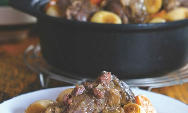 18 JUNE - SATURDAY ENTERTAIN – A hearty oxtail stew