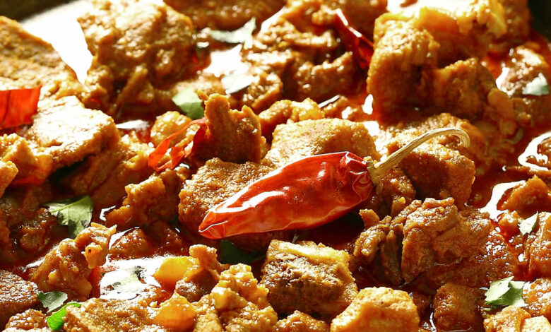 25 JUNE - SATURDAY ENTERTAIN – Boosting beef korma with aubergine, mushrooms and sweet potato