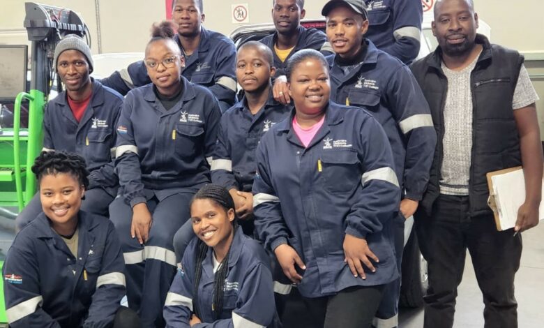 Post 1 - Apprentices at EMC including Tuli, Nosi, Sallie, Logan and Diya...