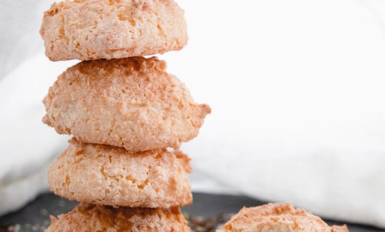 2 OCTOBER - SUNDAY SPOIL - Coconut Macaroons