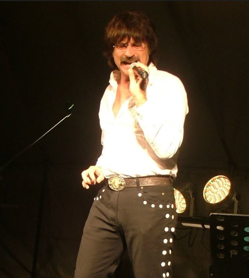 Carlo Leone vier sy 60ste jaar in musiekbedryf Vaalweekblad