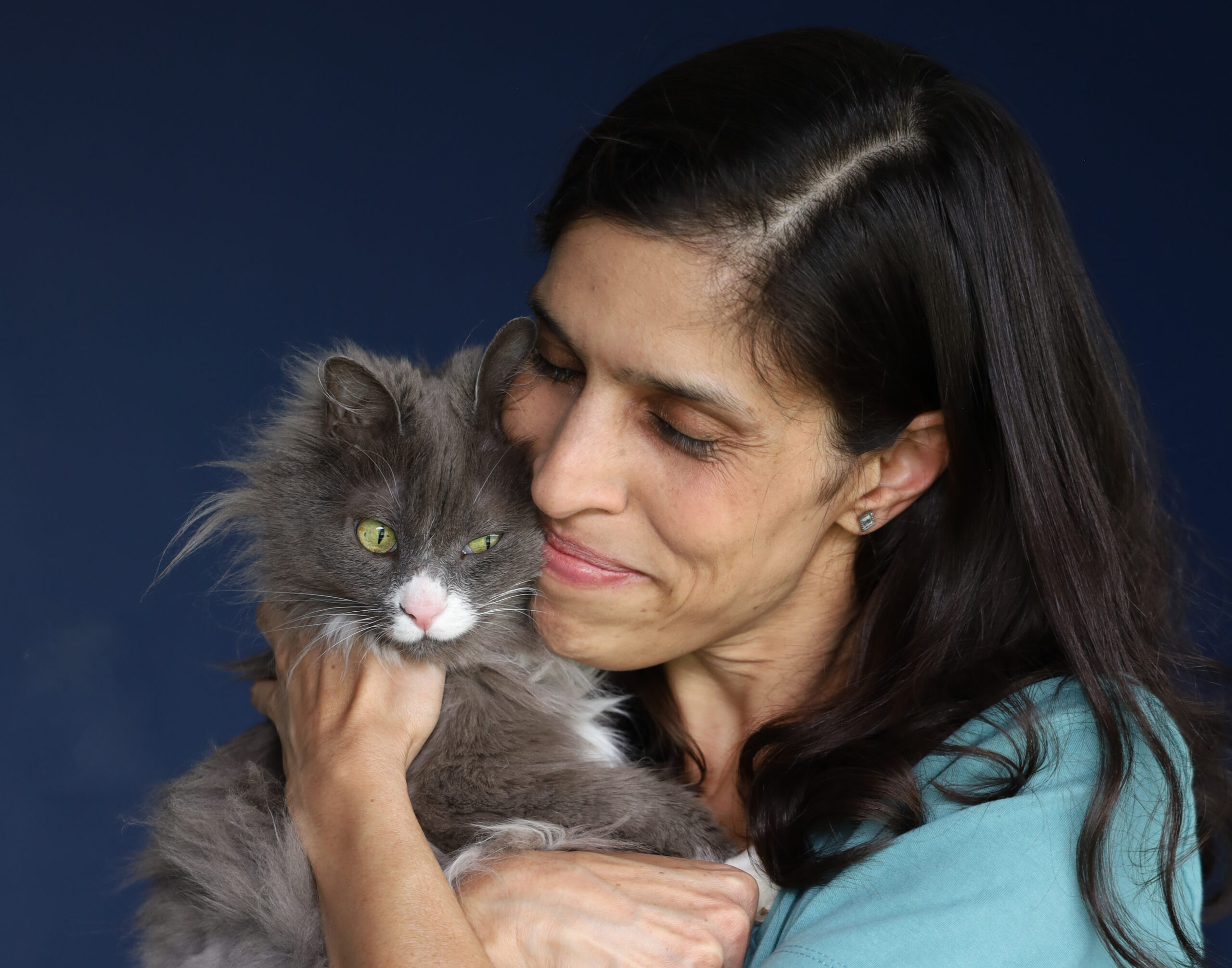 Caring for 12 feral cat colonies in Vanderbijlpark Vaalweekblad