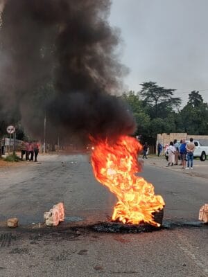 Chaos en rubberkoeëls in Vanderbijlpark