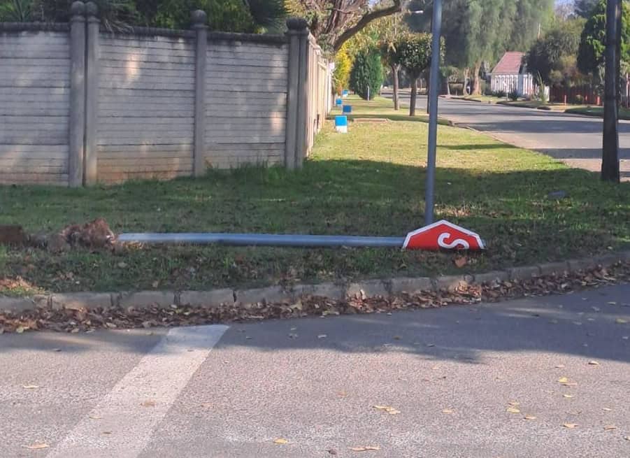 Vandale rig skade aan padtekens in Drie Riviere en Risiville aan