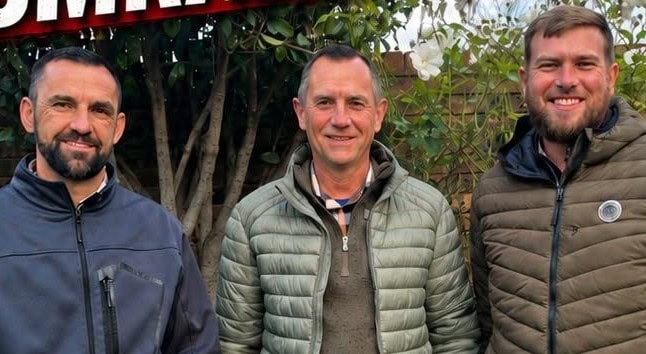 Kollegepark Trio sit Comrades ore aan