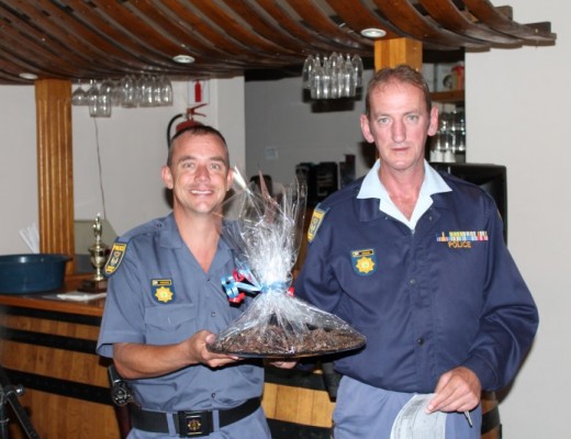 A/O Grobbies Grobler en A/O Justin Sherwood van Nigel SAPD tydens Nigel VLU se takvergadering.