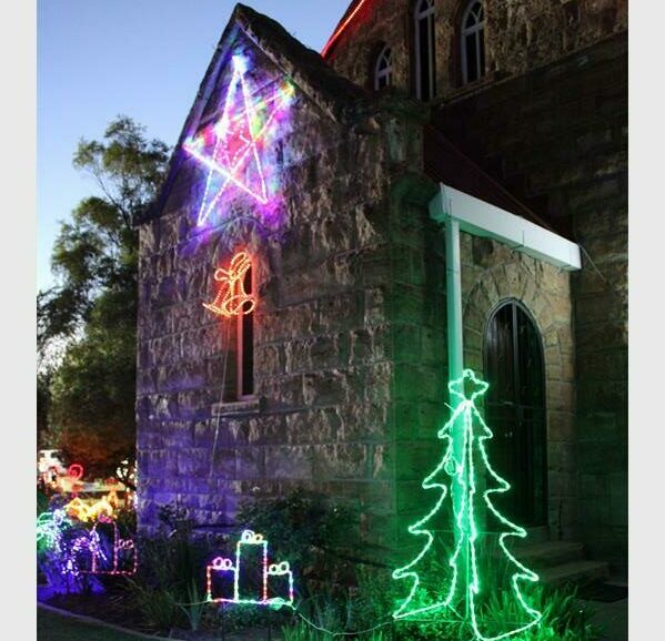 Nigel Methodist Church lights up for Christmas Heidelberg Nigel Heraut