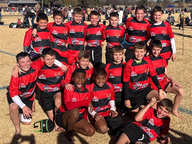 Die junior spanne oefen reeds volstoom en jong rugbyspelers word uitgenooi om aan te sluit.
