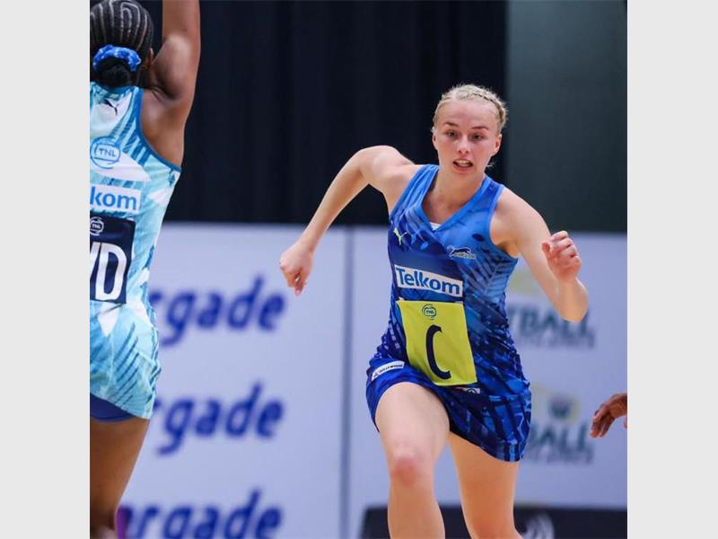 Volkskool netbal stêrre bedrywig gedurende die vakansie.