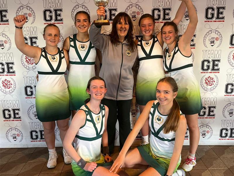 Die skool se landloopatlete het hul eerste ligabyeenkoms aangepak met verskeie top-10 plekke, terwyl beide junior tennisspanne as ligawenners gekroon is.