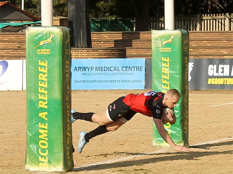 Heidelberg Rugbyklub het Saterdag hul krag en doelgerigtheid ten toon gestel toe hulle die Kempton Wolwe met 71-14 afgeransel het. Met die halfeindstryd wat nader kruip, raak elke wedstryd ’n moet-wen, en Berge stel nie teleur nie.