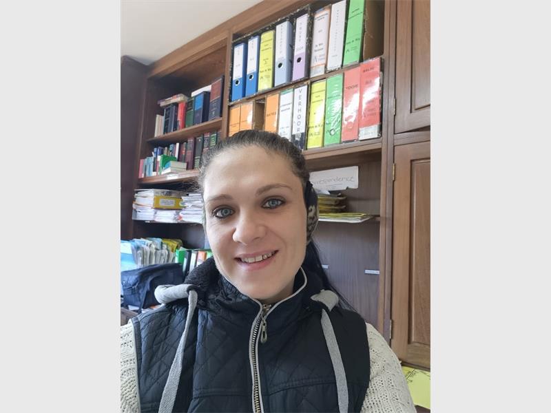 Met geloof, deursettingsvermoë en die ondersteuning van haar gemeenskap het Lizelle Naudé van Heidelberg haar LLB-graad voltooi, ’n prestasie wat ander vroue inspireer om hul drome na te jaag, selfs te midde van uitdagings.