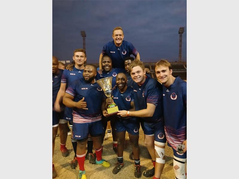 Daar is ooreengekom dat die twee klubs op 8 Februarie mekaar die stryd gaan aansê.