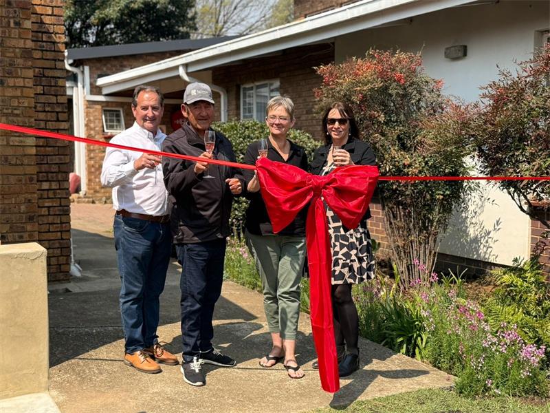 Inwoners van die Nigel Tuiste vir Bejaardes kan nou langer saamkuier met familie, danksy die nuwe braaifasaliteit wat met hulp van plaaslike rolspelers gebou is.