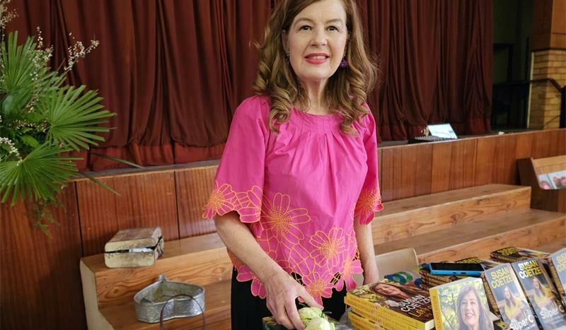 Sy het haar insigte gedeel deur die beeld van roosblare en die storie van Martha en Maria te gebruik om te illustreer hoe groei, vreugde en pyn deel is van die menslike reis.