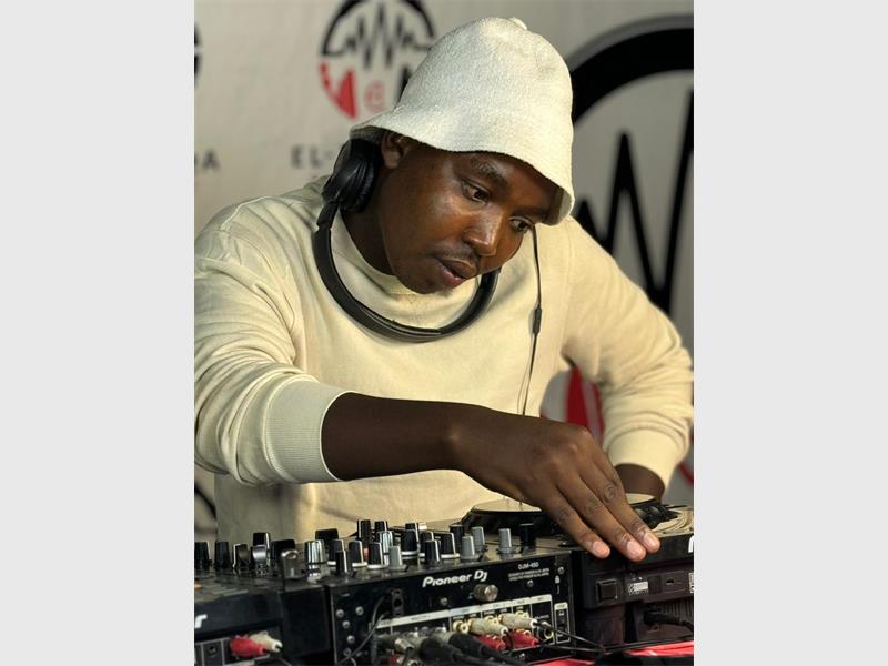 Rensburg’s Linda Dlamini, better known as ‘Linda Da DJ’, is making waves in the local music scene
