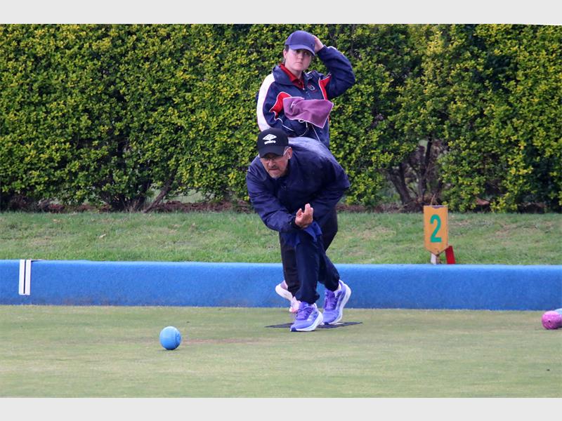 Bowlers from across the region competed in the Suikerbosrand Singles Championships in Heidelberg, showing skill and resilience despite challenging weather conditions.