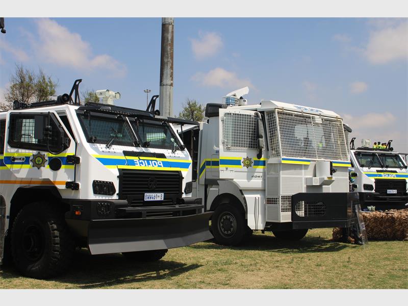 Premier Panyaza Lesufi and Mayor Nkosindiphile Xhakaza joined law enforcement officers at Tsakani Stadium to unveil the province’s festive safety plan, highlighting stronger policing, new patrol vehicles, and community partnerships.