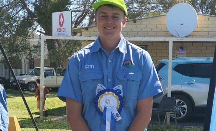 Hy het almal beïndruk met sy afslaersvernuf en is as die algehele wenner in die junior afdeling aangewys.