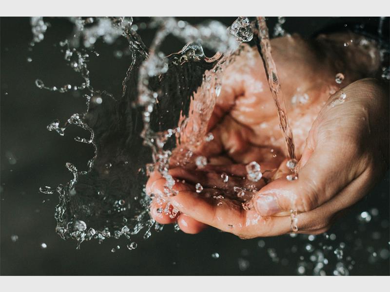 Experts remind South Africans that proper handwashing is only half the job. Drying your hands correctly is just as important in preventing the spread of disease.