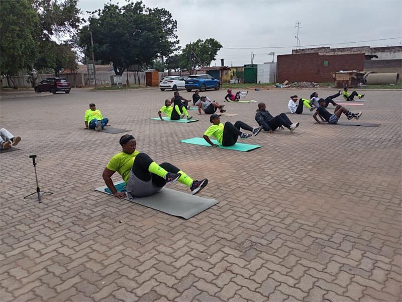 Lesedi Aerobics Movement ended its 2025 outdoor fitness with a spirited final bootcamp in Ratanda, overcoming rainy weather to promote health, resilience and community wellness.