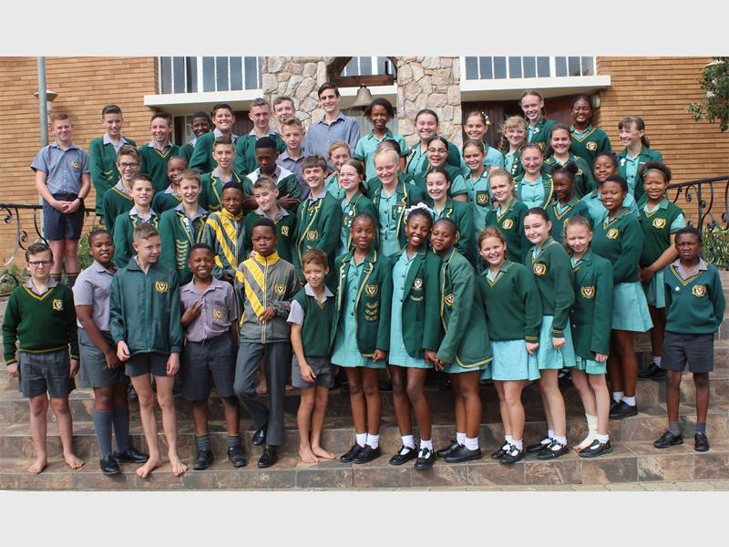 Die skool bou voort op 'n tradisie wat sewe jaar van leer en saamwees afsluit.
