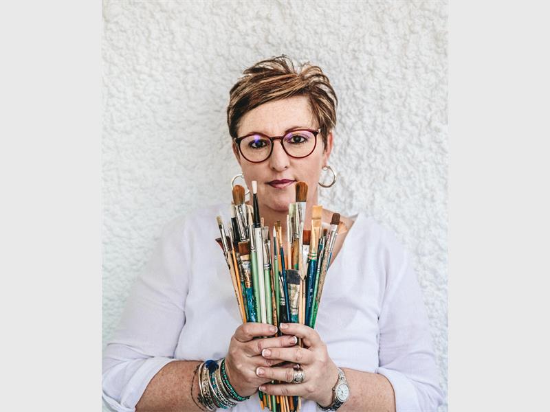Celebrated for her passion for art and commitment to community growth, Veronika Olivier has earned a nomination in the prestigious Woman of Stature Awards, honouring women who make a difference across South Africa.