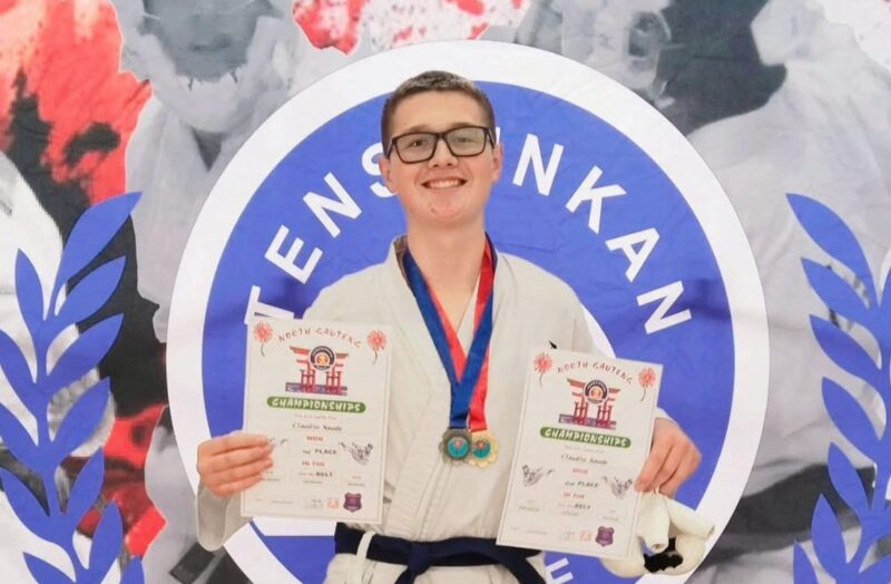 Die Volkie het met ’n goue medalje in kumite en ’n silwer in kata uitgeblink.