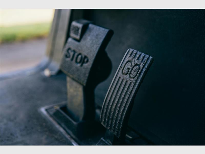 As holiday travel ramps up, experts urge motorists to check their brakes before it’s too late.