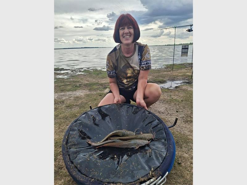 Balfour Hengelklub laat hul lyne natword in jaareind kompetisie.