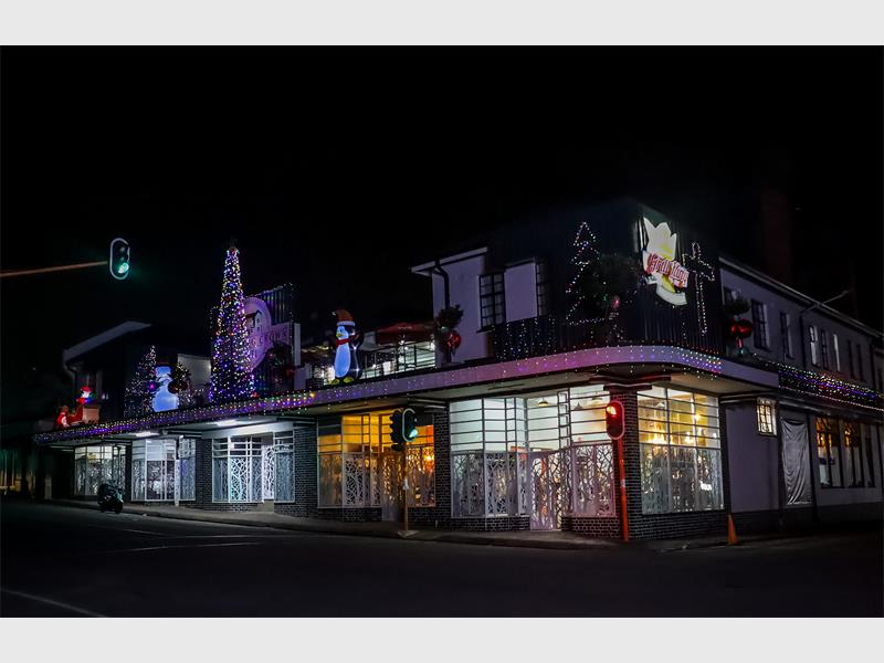 Kersfeesgees deur talle ondersteun.