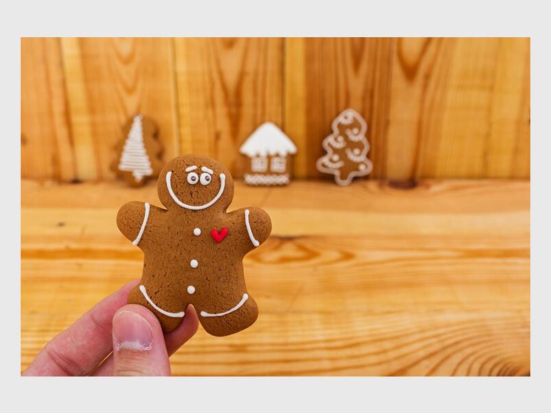 You can also add sweets to make your gingerbread men more colourful.