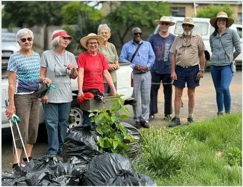 A small group of mostly pensioners from Clean Heidelberg continues to make a visible impact in Heidelberg giving up one hour every Thursday morning to tackle litter and illegal dumping, with support from local stakeholders.