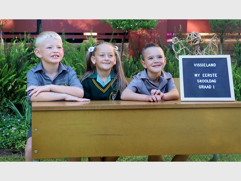 Die klok het gelui en ’n nuwe skoolreis het begin vir Laerskool AG Visser se jongste leerders.