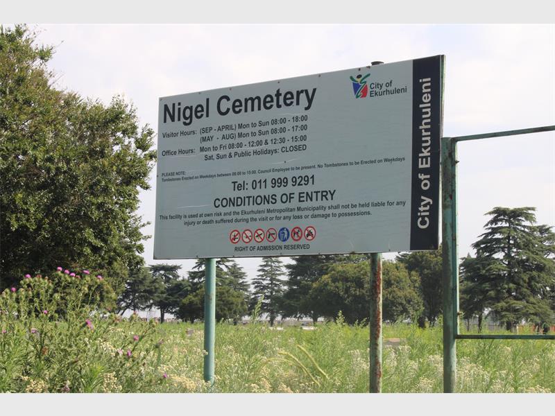 Families in Nigel are frustrated as the local cemetery remains overgrown and poorly maintained, with residents claiming that the municipality has not taken action since last year.