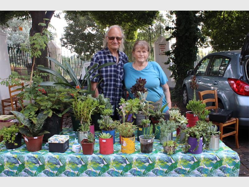 Mediterreense Plaashuis hosted a lively market day in Heidelberg, offering entrepreneurs, artists, and pensioners a platform to sell their goods, connect with the community, and build sustainable livelihoods.