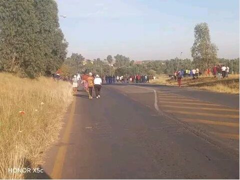 Traffic was disrupted in Alra Park, Nigel, when residents blocked a major intersection to protest against persistent water shortages.