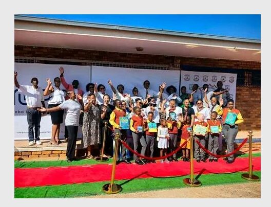 Sithokomele Primary School in Ratanda were thrilled to receive over 300 books and a new Digi Library Hub donated by Makhoba Professional Services in partnership with the Royal Academy of Engineering.