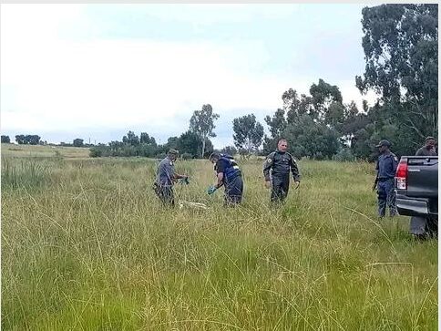 Authorities are investigating after cattle herders discovered the body of an unidentified man near the Blesbokspruit River behind Silahliwe in Ratanda.