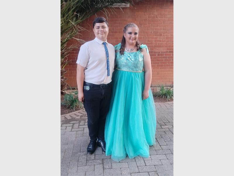 Tiener Valentynspaartjie kompetisie van stapel gestuur.