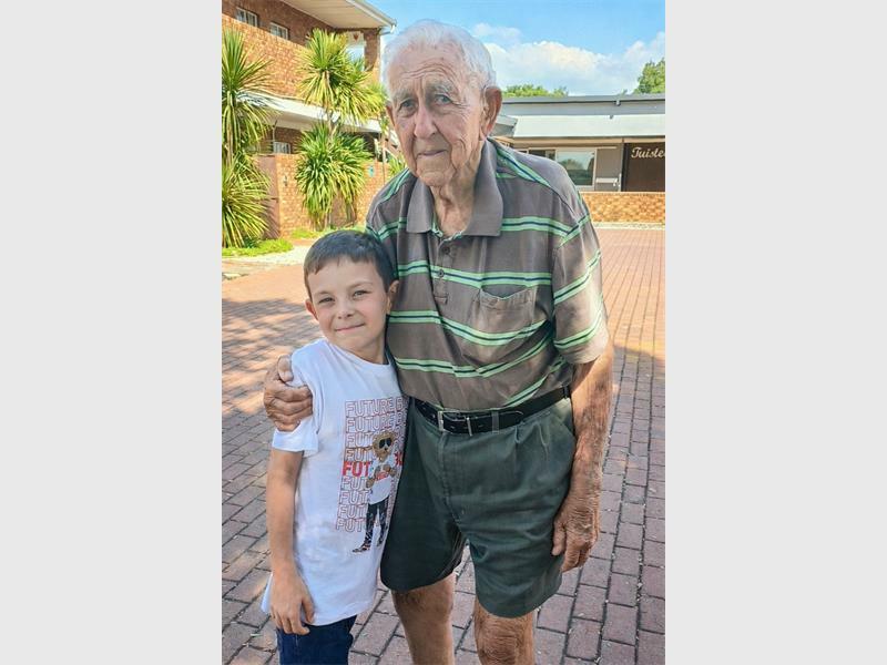 Op 98 bly Oom Danie Jacobs van Nigel ’n inspirasie vir sy familie en gemeenskap.