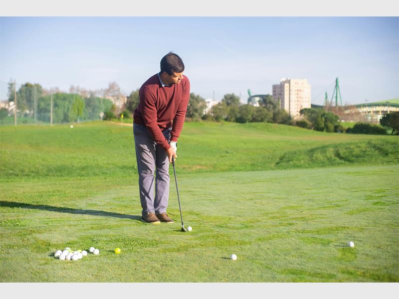 Vierballe en putjie borge is beskikbaar om fondse in te samel vir die ouetehuis in Nigel.