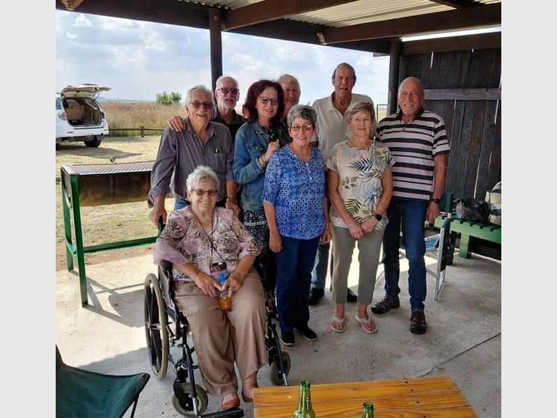 The new lapa was built by the Friends of Marievale at the Duiker hide in the Marievale Nature Reserve.