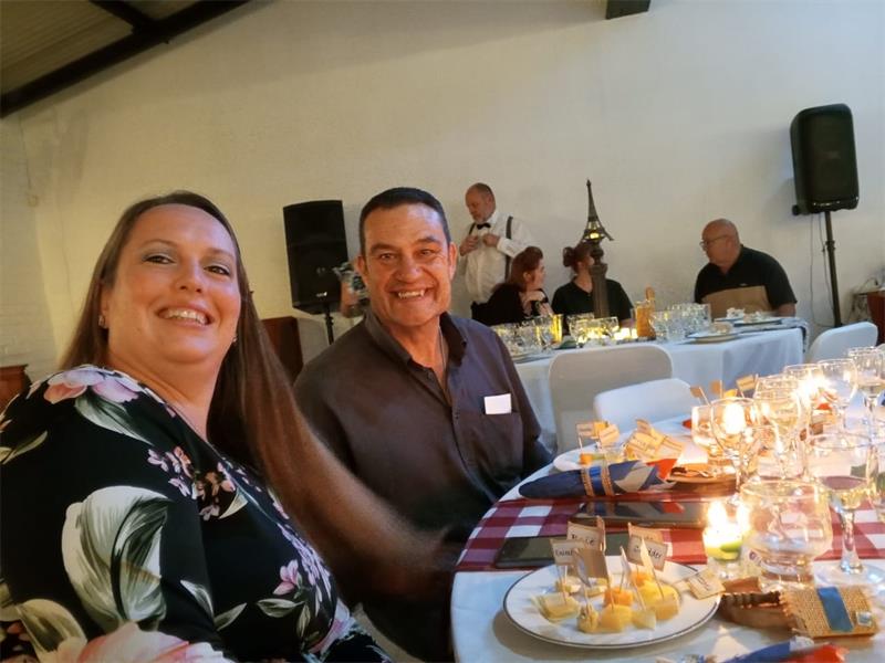 Die aand is aangebied by Die Windpomp Kofi en Restaurant om fondse in te samel.