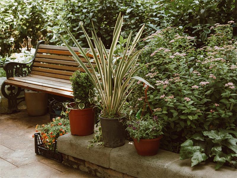 From cosy balconies to spacious gardens, learn how to maximise your outdoor area for comfort, entertainment and everyday living.