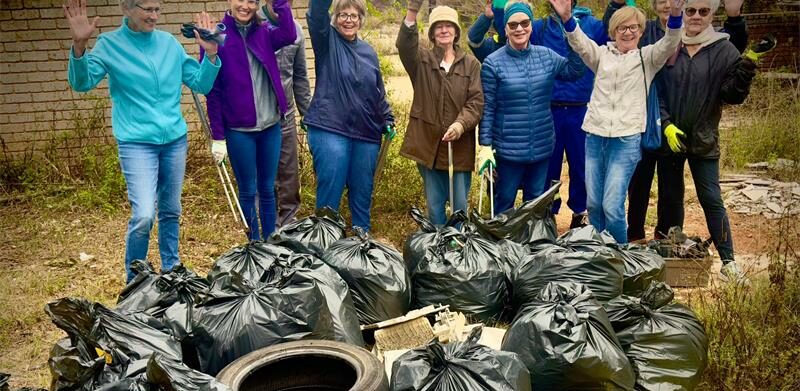 Despite cold weather on May 7, Skoon Heidelberg volunteers removed 50 bags of rubbish from an old building site in Apsey Street as part of ongoing weekly efforts to combat illegal dumping.