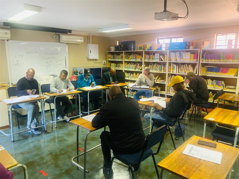 School sports officials, coaches, and football stakeholders gathered at Shalimar Ridge Primary School on May 18 to finalise preparations for the upcoming District Winter Games and discuss football development initiatives in the Lesedi area.