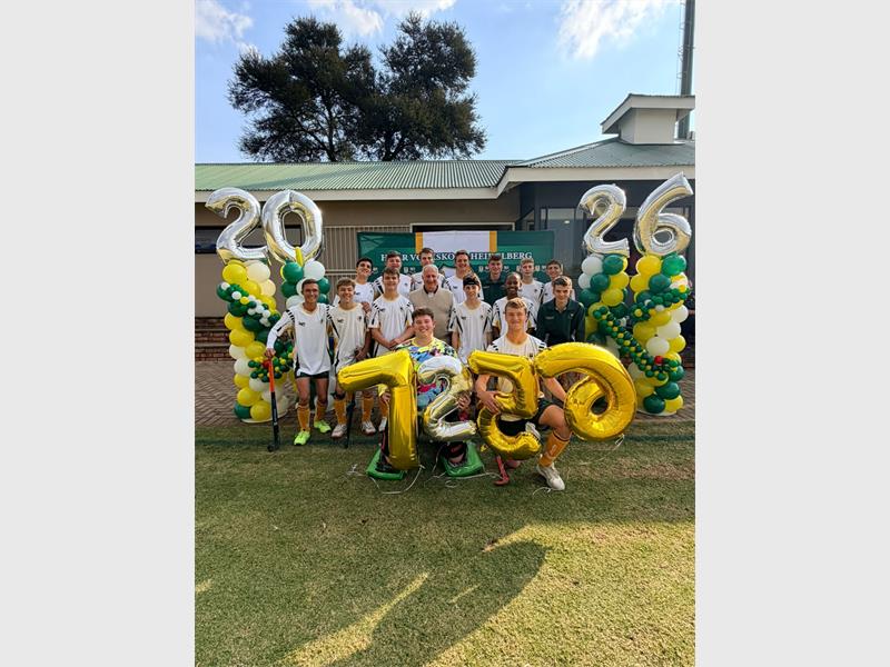 Die twee eerste span spelers, doelwagter en