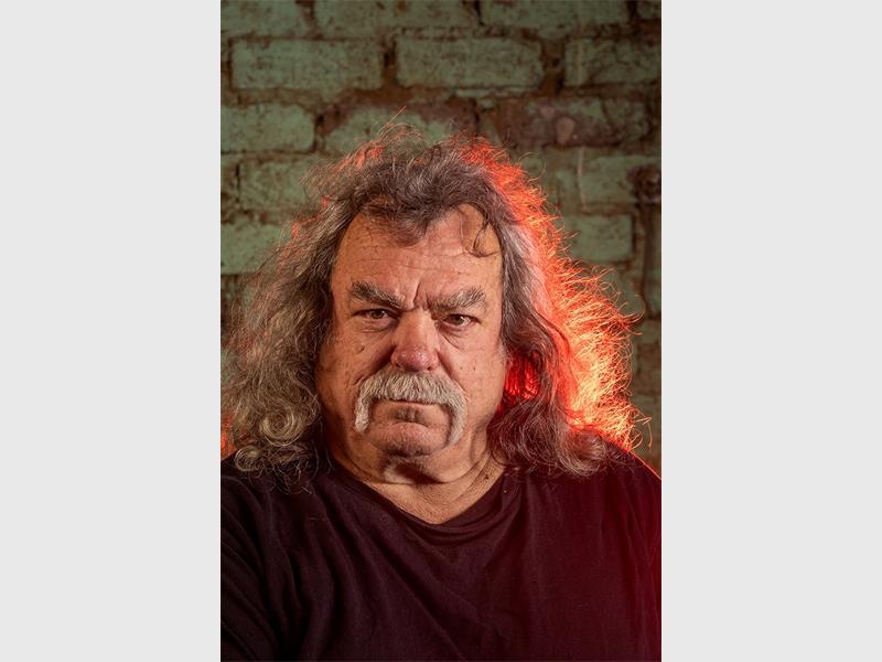 Heigel Fotoklub se Mei-vergadering lewer treffende inskrywings wat die die beordelaars laat kop krap.